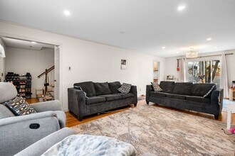 9 Town House Dr in Newton, MA - Building Photo - Building Photo