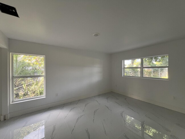 828 S B St in Lake Worth Beach, FL - Building Photo - Building Photo