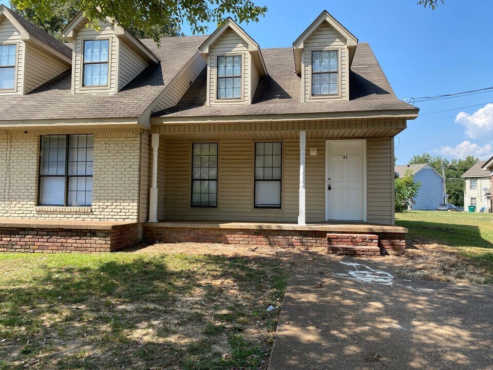 31 Manchester Bay in Jackson, TN - Building Photo