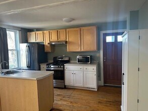 20 Belknap St, Unit 24 in Dover, NH - Building Photo - Building Photo