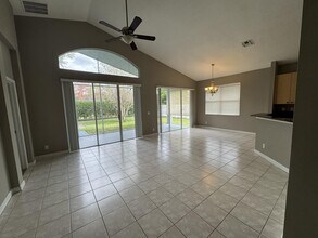 160 NW Willow Grove Ave in Port St. Lucie, FL - Building Photo - Building Photo