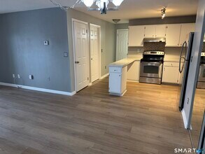 2202 Harbor View Dr in Rocky Hill, CT - Building Photo - Building Photo