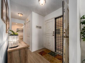 2900 Gulf Blvd, Unit 307 in Belleair Beach, FL - Foto de edificio - Building Photo