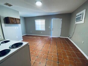 9718 N Nebraska Ave in Tampa, FL - Building Photo - Building Photo
