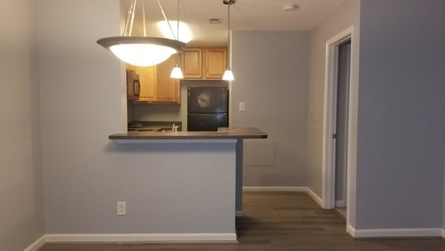 10303 Appalachian Cir, Unit 208 in Oakton, VA - Building Photo - Building Photo