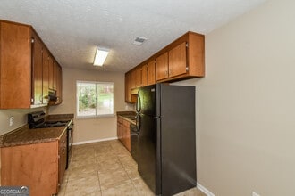 8152 Dunellen Ln in Jonesboro, GA - Building Photo - Building Photo