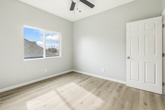 2086 Kearney Ave in San Diego, CA - Building Photo - Building Photo