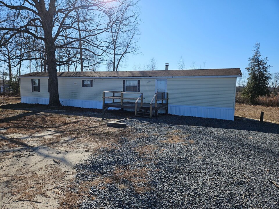 124 Heron Rogers Ln in Broadway, NC - Building Photo