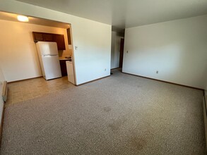 410 4th Ave NE-Unit -17 in Watertown, SD - Building Photo - Building Photo