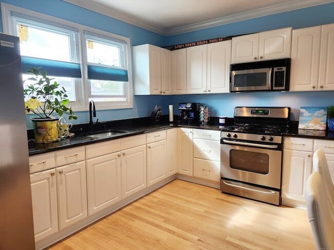 property at 61 Aberdeen St