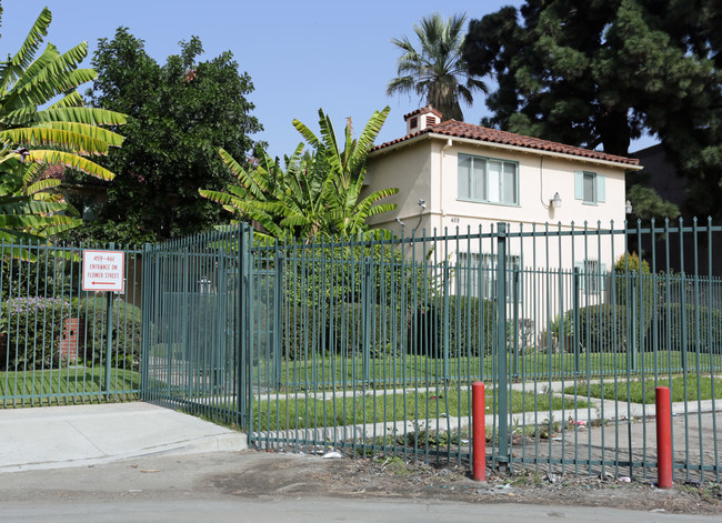 Garrett Gardens in Los Angeles, CA - Building Photo - Building Photo