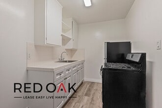 2011 Peyton Ave in Burbank, CA - Building Photo - Building Photo