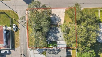 709 SW 7th Ave in Hallandale Beach, FL - Building Photo