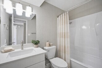 8053 N 32nd Dr in Phoenix, AZ - Building Photo - Building Photo