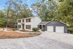 217 Skyland Dr in Roswell, GA - Foto de edificio - Building Photo