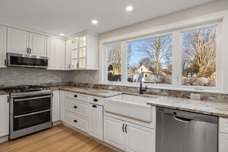 1 Noble St in Newburyport, MA - Foto de edificio - Building Photo