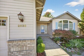 2638 Rabun Way in Central Point, OR - Building Photo - Building Photo