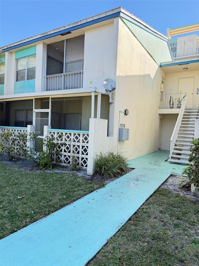 2035 NW 46th Ave in Lauderhill, FL - Building Photo - Building Photo