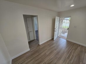 12671 Hazel Ave in Garden Grove, CA - Foto de edificio - Building Photo