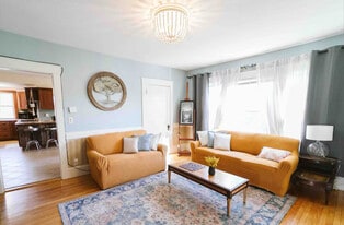 238 Sabattus St, Unit 3 BR apt near hospitals in Lewiston, ME - Building Photo