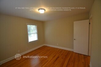 1142 Eastview Dr in Charlotte, NC - Building Photo - Building Photo