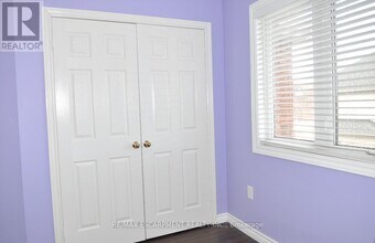 52 Arlington Dr in Georgina, ON - Building Photo - Building Photo