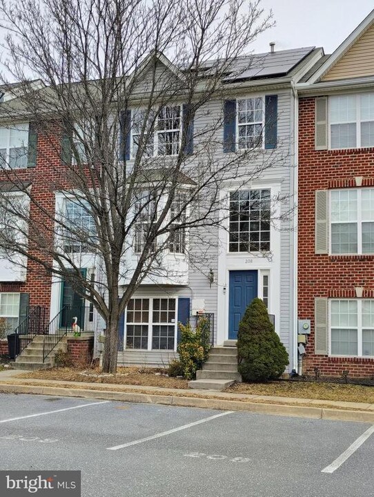 208 Timber View Ct in Frederick, MD - Building Photo