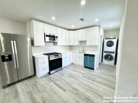 55 Burrell St, Unit R in Boston, MA - Building Photo