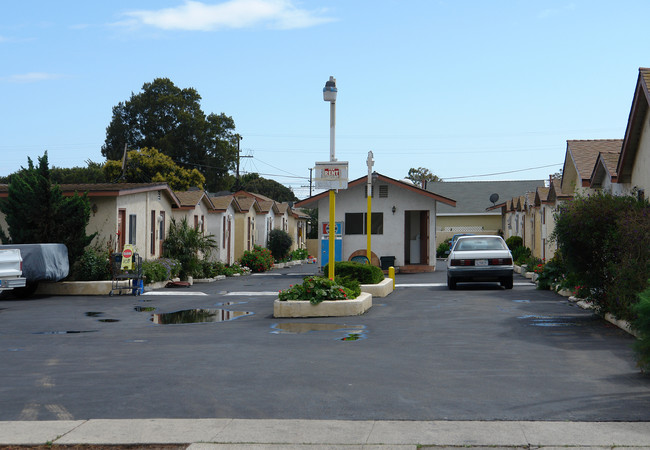 272-284 W Ramona St in Ventura, CA - Building Photo - Building Photo