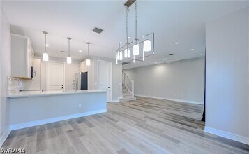 7320 Rockefeller Dr in Naples, FL - Building Photo - Building Photo