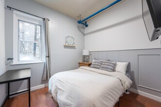 345 W 35th St in New York, NY - Building Photo - Building Photo