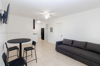 1840 Fillmore St, Unit 3 in Hollywood, FL - Foto de edificio - Building Photo