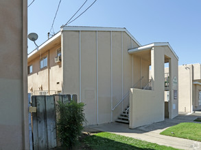 Ubs Towers in Fresno, CA - Building Photo - Building Photo