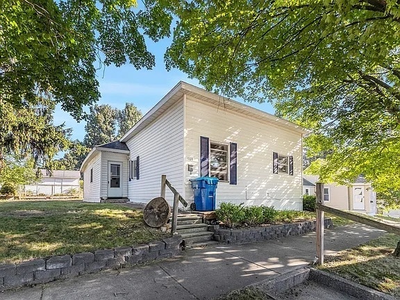 703 W Dowland St in Ludington, MI - Building Photo - Building Photo