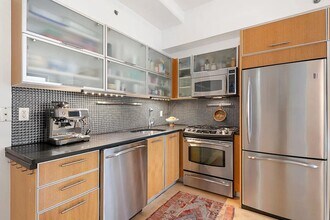 242 S 1st St in Brooklyn, NY - Building Photo - Building Photo