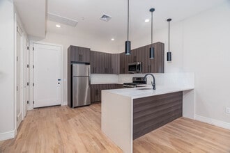 Caldwell Village in Caldwell, NJ - Foto de edificio - Interior Photo