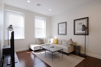 460 Harrison Ave in Boston, MA - Building Photo - Building Photo