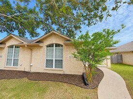 903 Crepe Myrtle St in College Station, TX - Building Photo