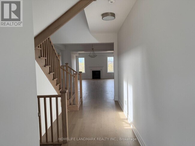 25 Spring Oak Cres in Markham, ON - Building Photo - Building Photo