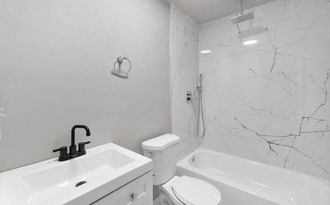 221 Orleans St in Baltimore, MD - Building Photo - Building Photo