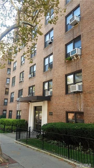 102-12 65th Ave-Unit -D21 in Queens, NY - Building Photo - Building Photo