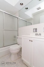 510 W Briar Pl-Unit -310 in Chicago, IL - Building Photo - Building Photo