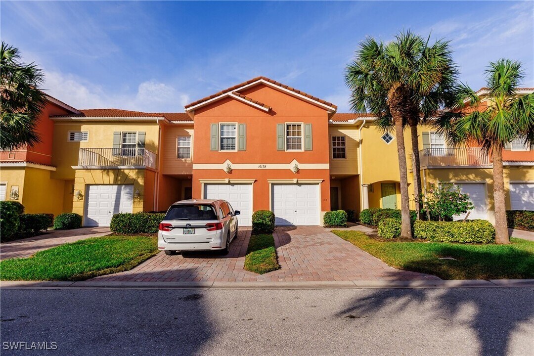 16179 Via Solera Cir in Ft. Myers, FL - Foto de edificio