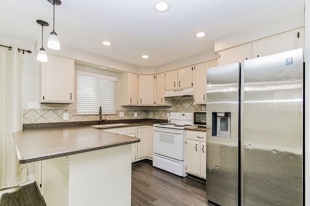 1717 N 1030 W St in Orem, UT - Building Photo