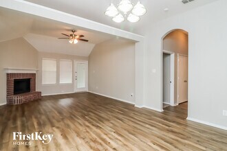 1124 Manhassett Ct in Fort Worth, TX - Building Photo - Building Photo