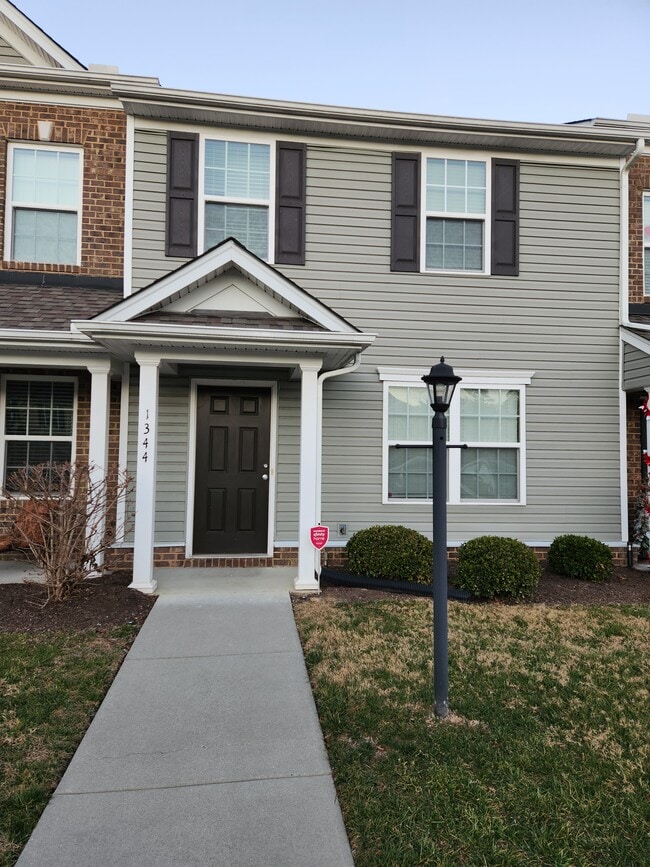 property at 1344 Stone Rdg Pk Lp