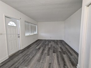 7805 Crespi Blvd in Miami Beach, FL - Building Photo - Building Photo