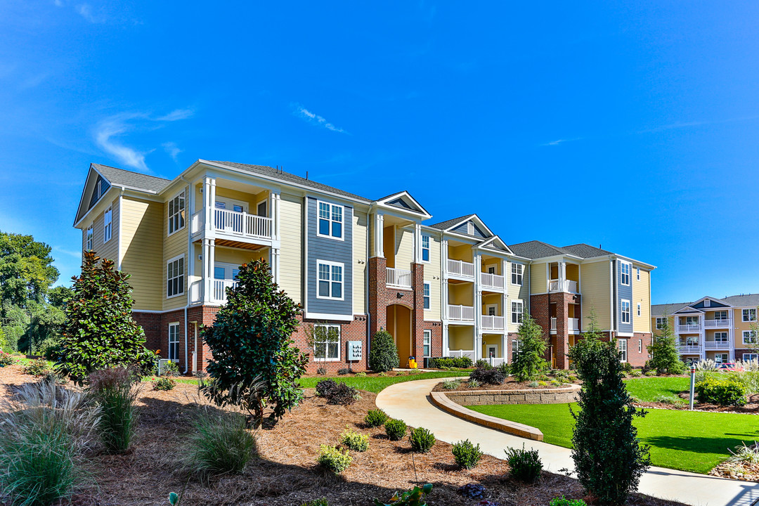 Residences at Brookline in Charlotte, NC - Building Photo