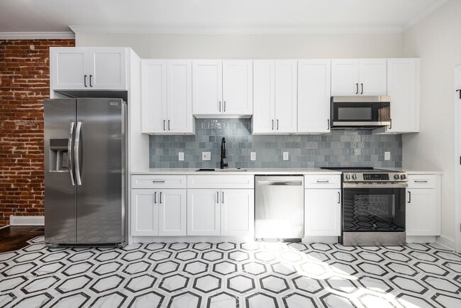 property at 1925 N 32nd St