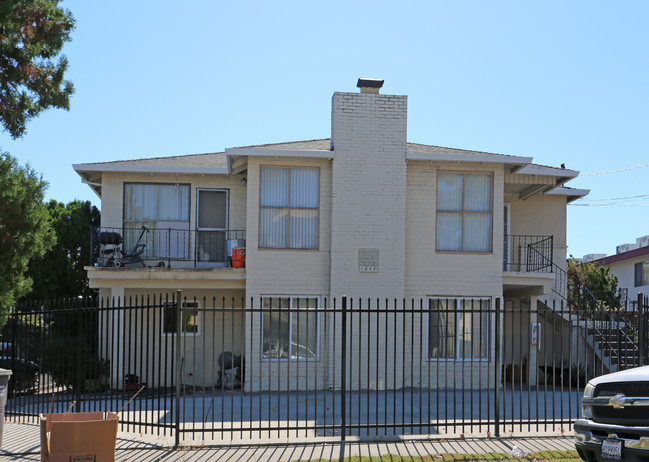 1844 Robin Ln in Concord, CA - Foto de edificio - Building Photo